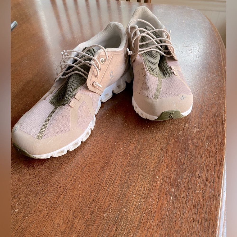 On Cloud Running Shoe - Rose